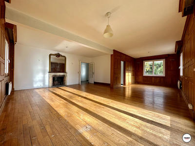 Maison - 284 m² - 12 pièces