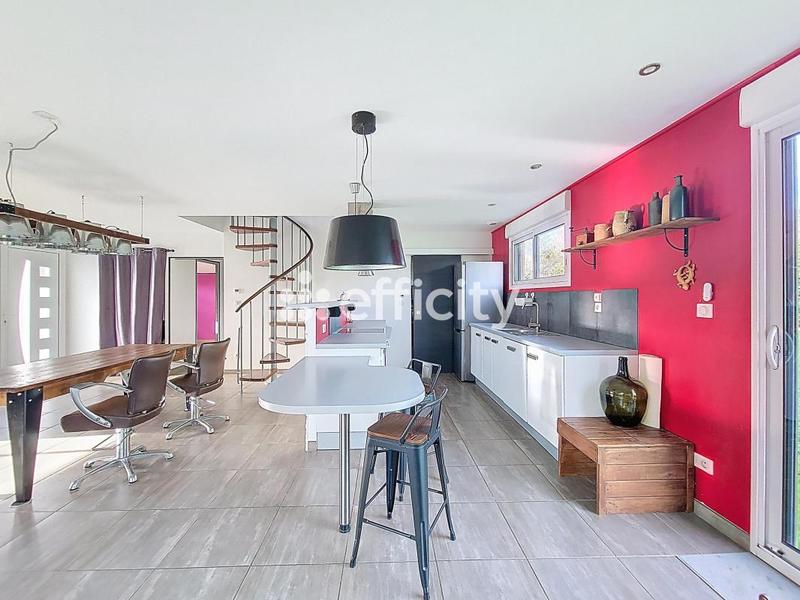 Pavillon - 132 m² - 6 pièces