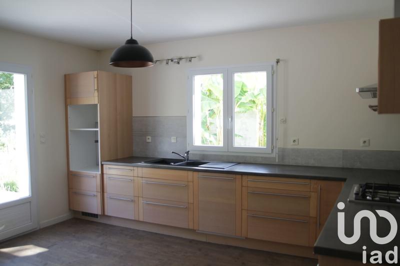 Maison - 220 m² - 8 pièces