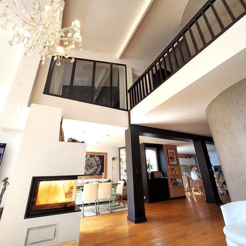 Maison - 200 m² - 8 pièces