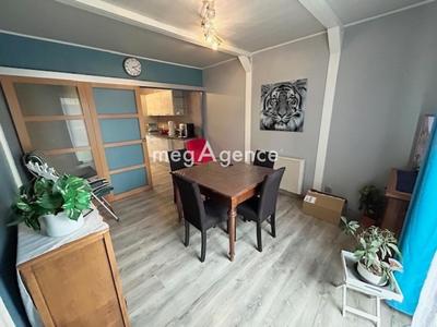 Maison - 140 m² - 8 pièces