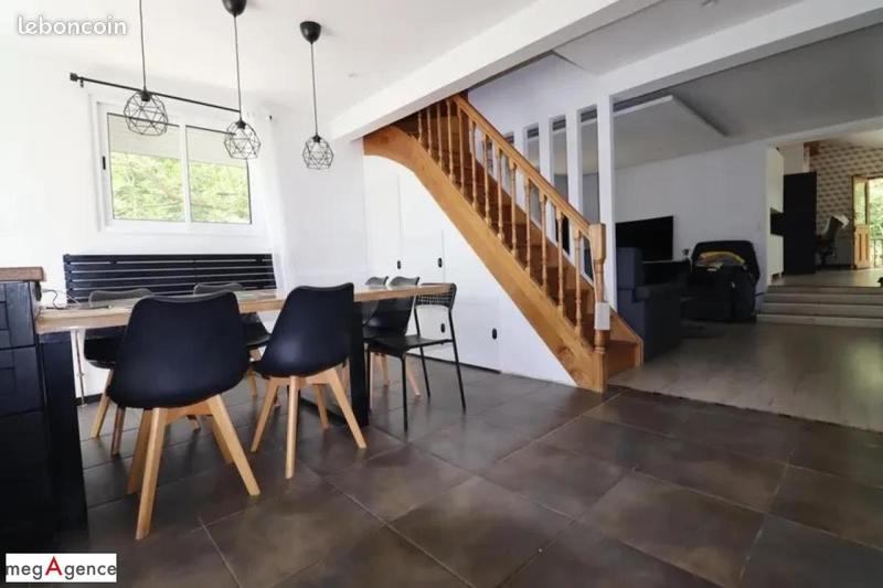 Maison - 164 m² - 6 pièces
