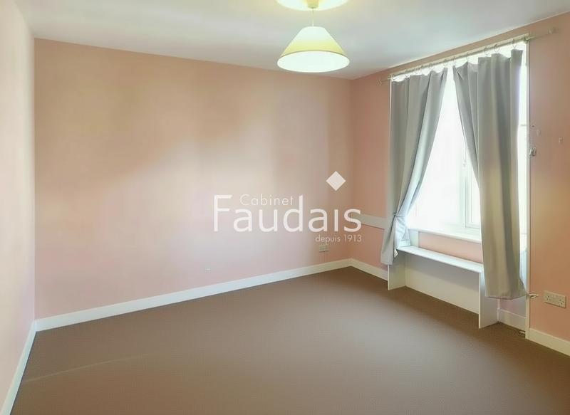 Immeuble - 163 m² - 12 pièces