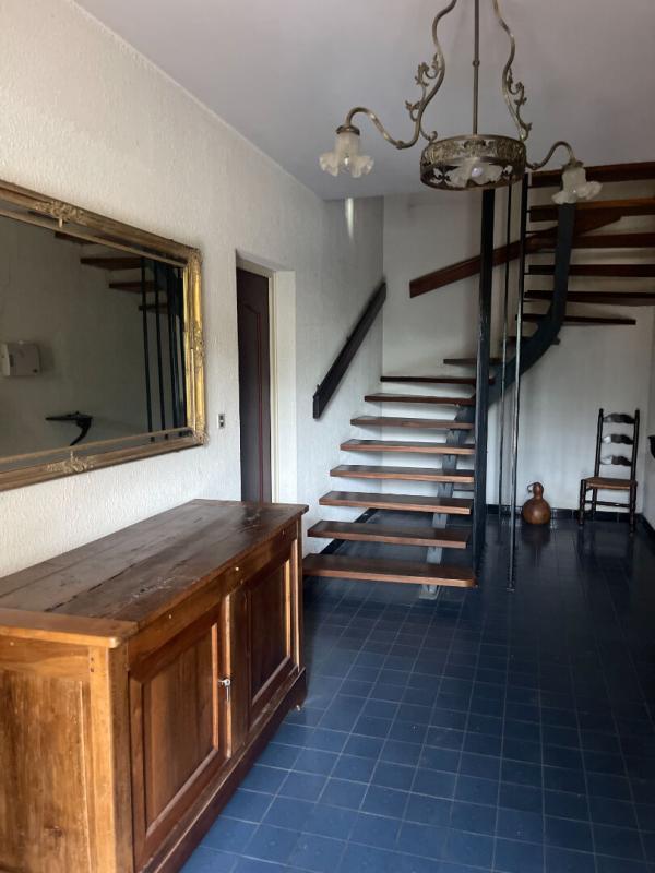 Maison - 221 m² - 8 pièces