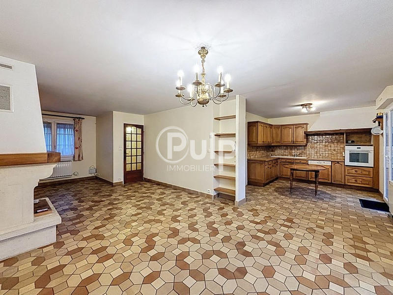 Maison - 99 m² - 6 pièces