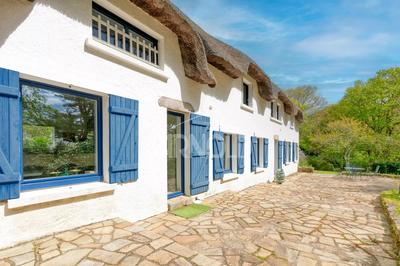 Maison - 270 m² - 10 pièces