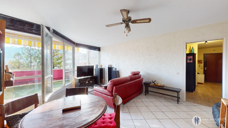 Appartement - 82 m² - 4 pièces