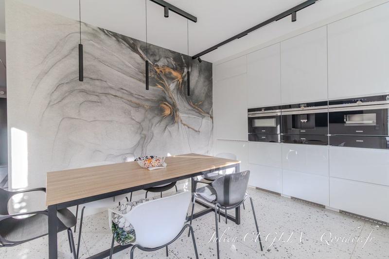 Maison - 291 m² - 11 pièces