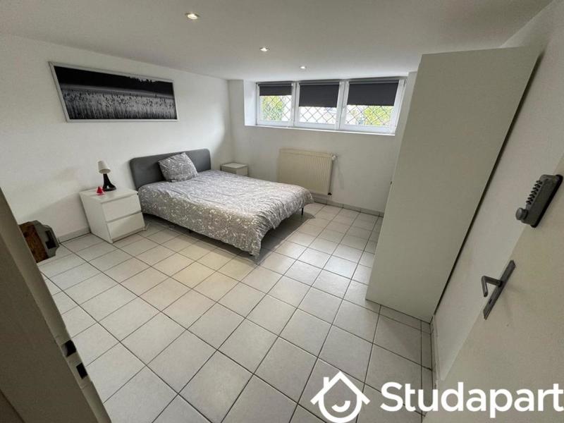 Chambre - 11 m² - 1 pièce