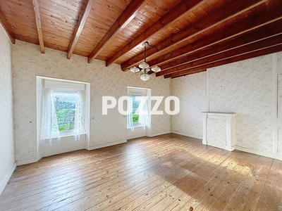 Maison - 136 m² - 8 pièces