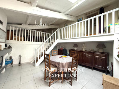 Maison - 202 m² - 7 pièces