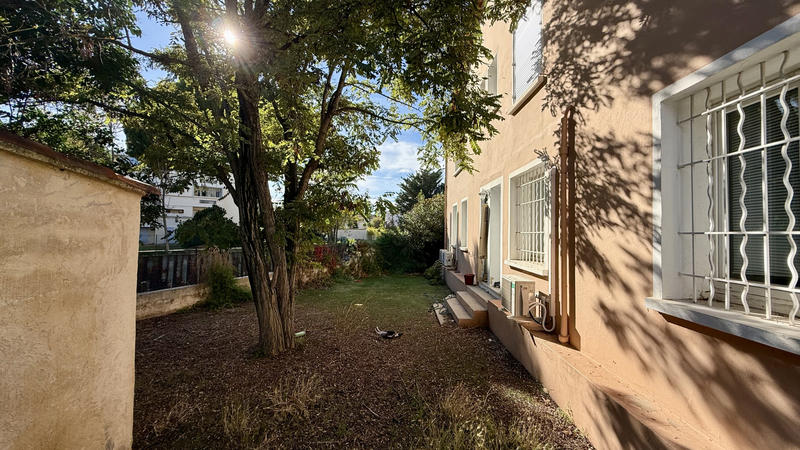 Fonds de commerce - Local commercial - 240 m²