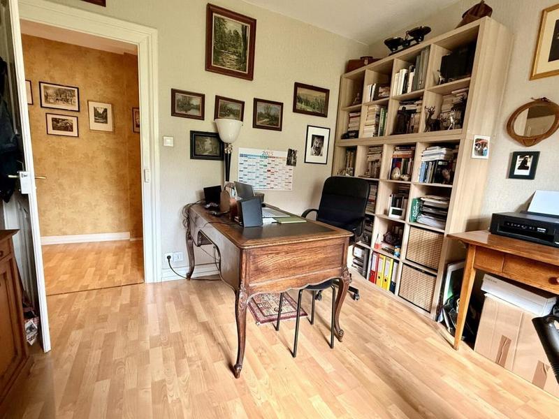 Maison de maîtres - 252 m² - 11 pièces