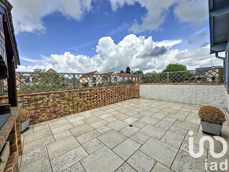 Maison - 92 m² - 5 pièces