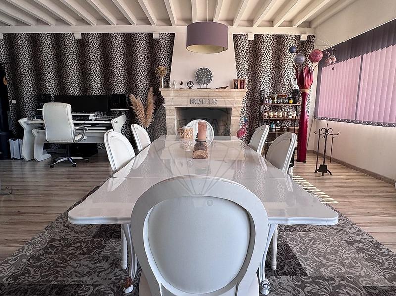 Local commercial - 1 241 m² - 6 pièces