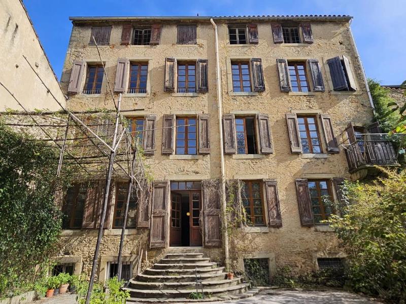 Propriété - 562 m² - 15 pièces