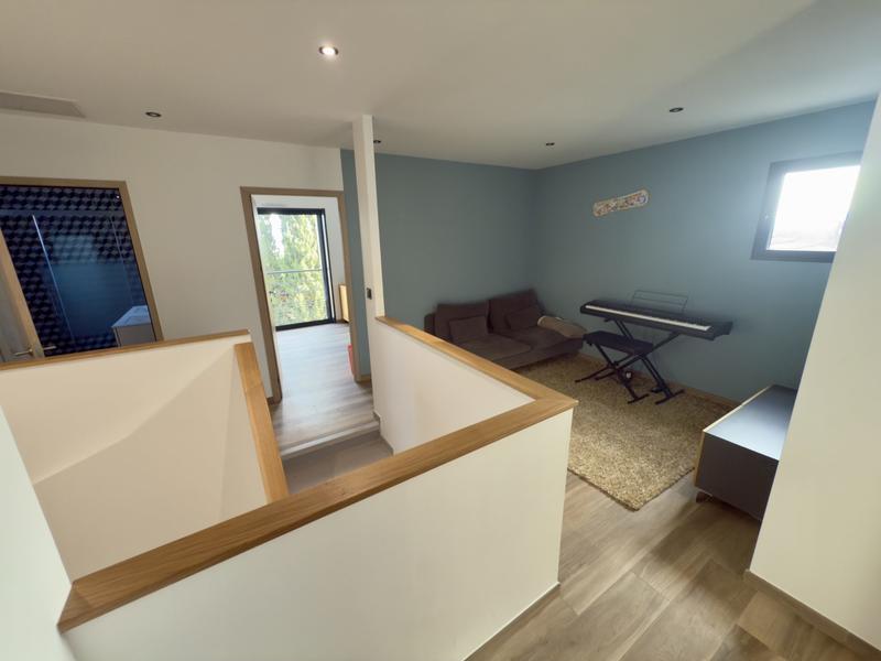 Villa - 198 m² - 6 pièces