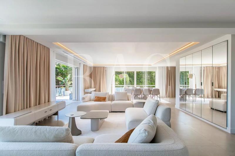 Villa - 320 m² - 8 pièces