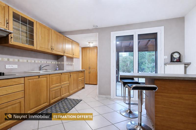 Maison - 137 m² - 7 pièces