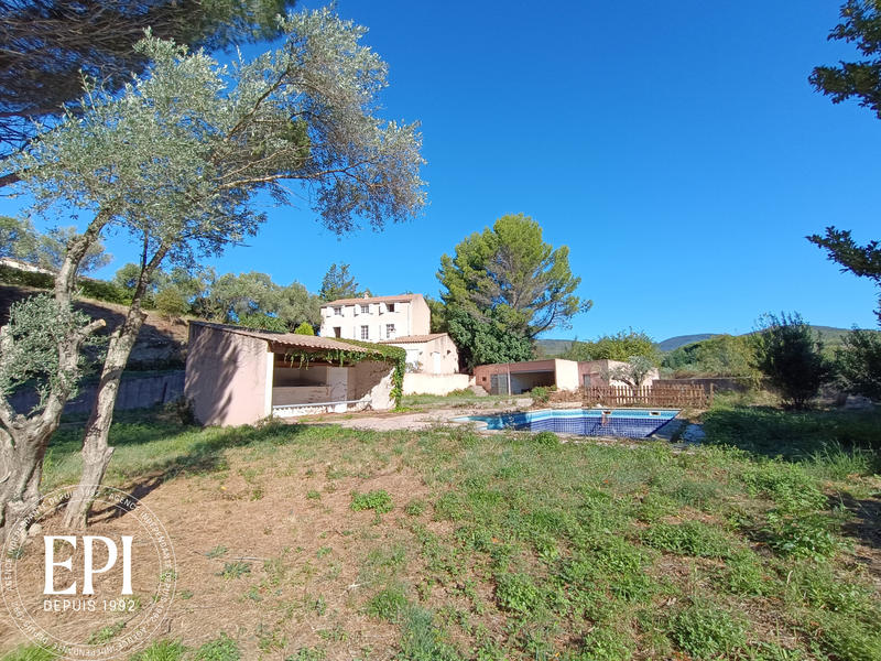 Propriété - 170 m² - 7 pièces