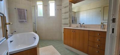 Maison de ville - 270 m² - 9 pièces