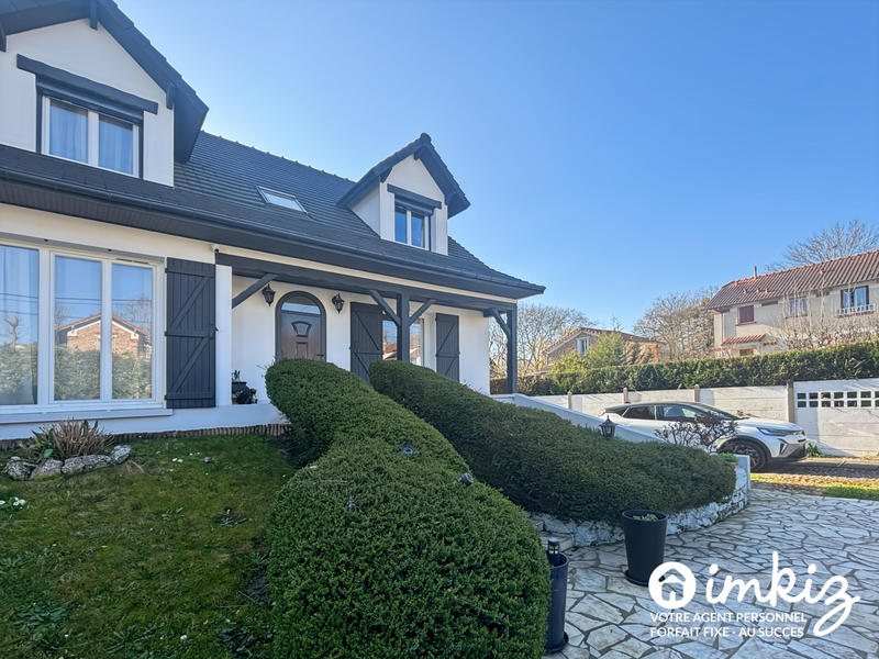 Maison - 213 m² - 9 pièces