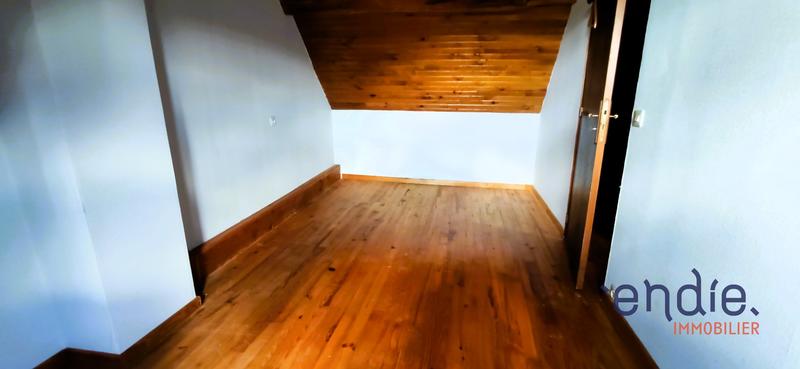 Maison - 225 m² - 10 pièces