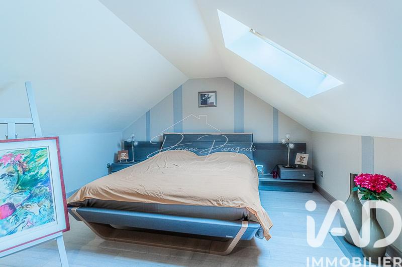 Maison - 185 m² - 10 pièces