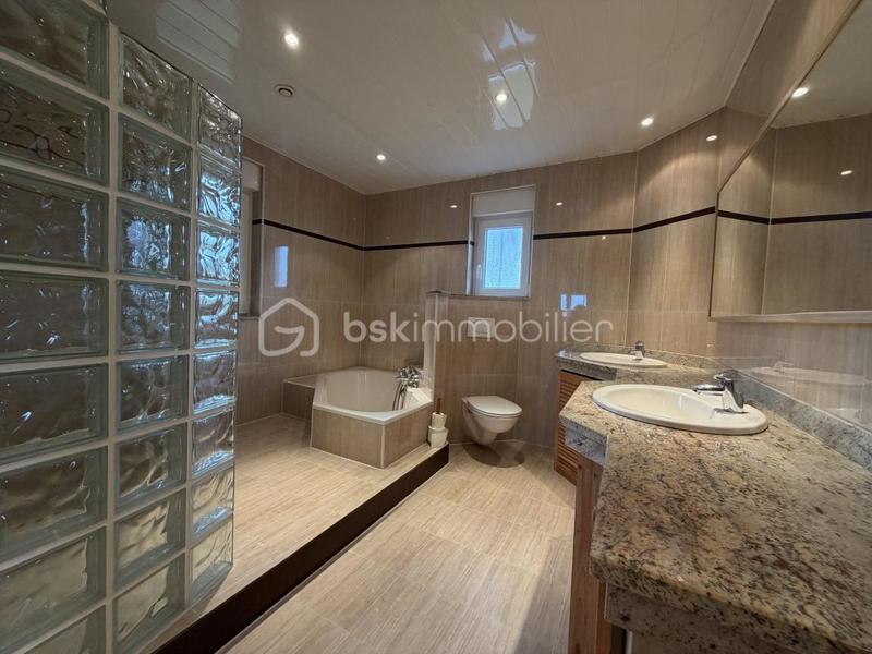 Maison traditionnelle - 131 m² - 5 pièces