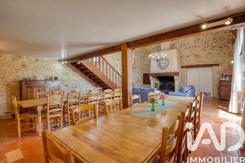 Maison - 345 m² - 10 pièces