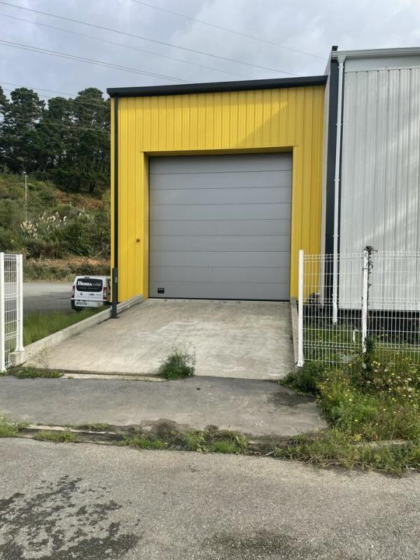 Entrepôt - 1 500 m²