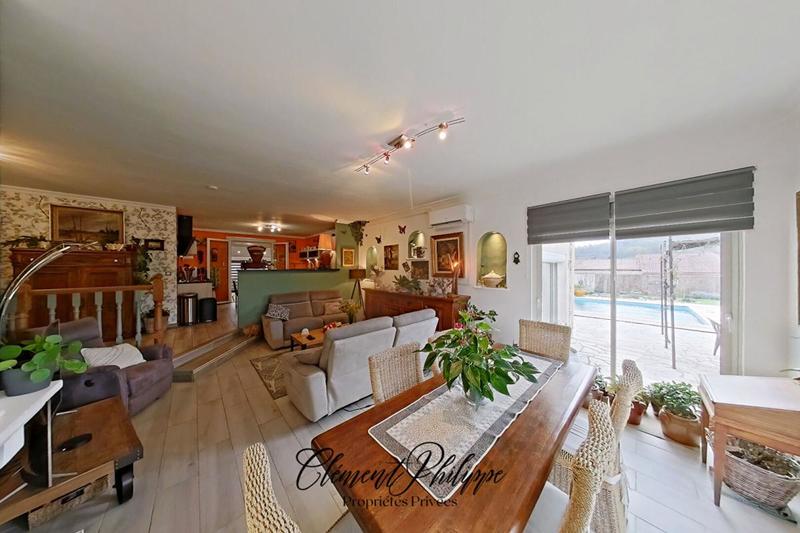 Maison - 155 m² - 8 pièces