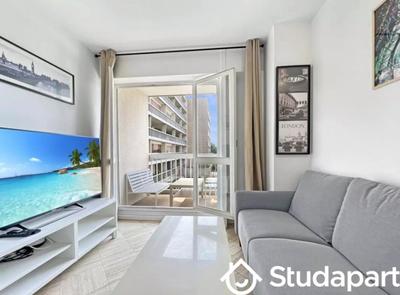 Chambre - 9 m² - 1 pièce