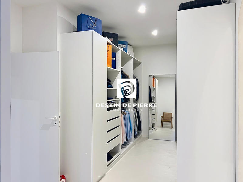 Maison - 219 m² - 6 pièces