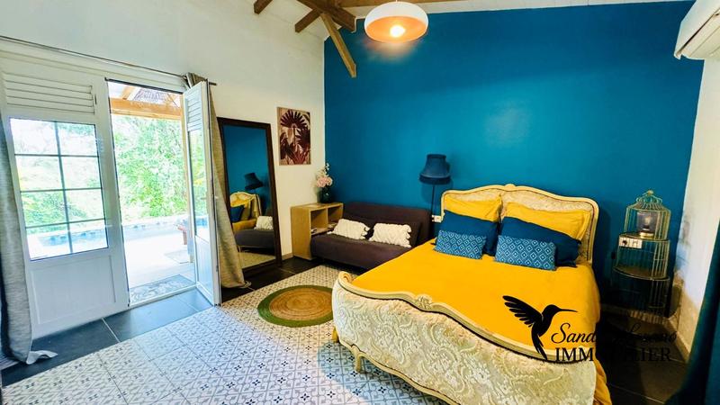 Propriété - 241 m² - 12 pièces