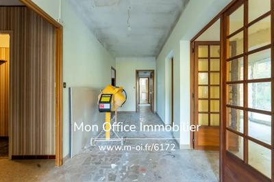 Maison - 262 m² - 7 pièces