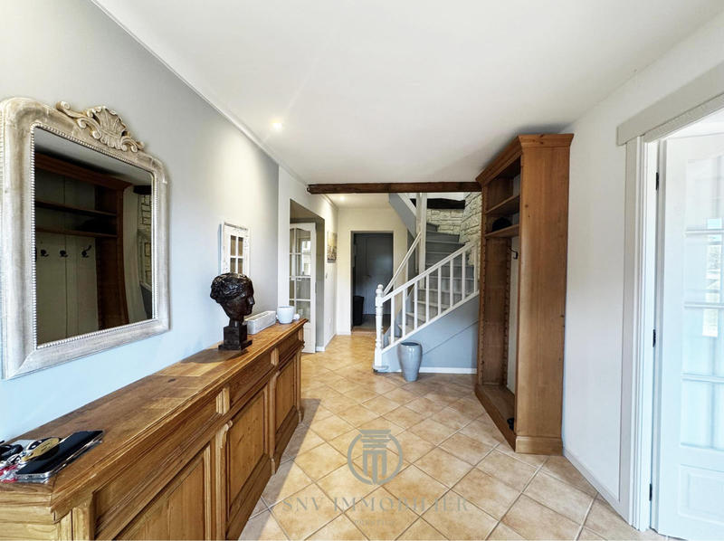 Maison - 221 m² - 7 pièces