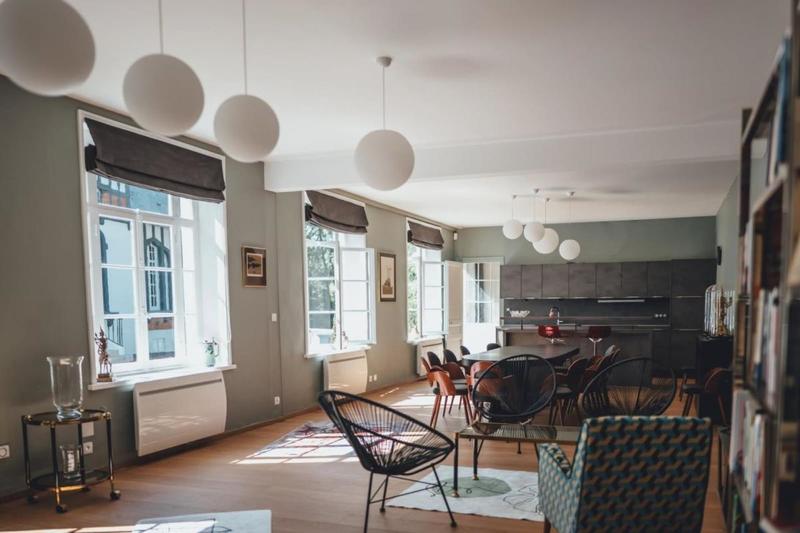 Demeure - 436 m² - 10 pièces