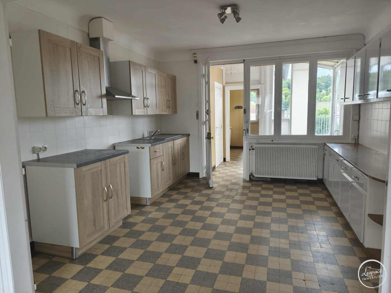 Maison traditionnelle - 152 m² - 6 pièces