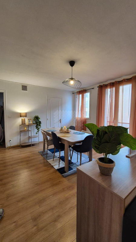 Appartement - 75 m² - 4 pièces