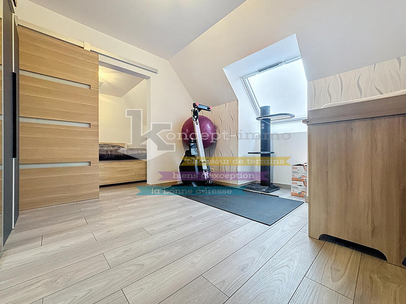 Maison - 94 m² - 6 pièces