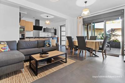 Maison - 130 m² - 4 pièces