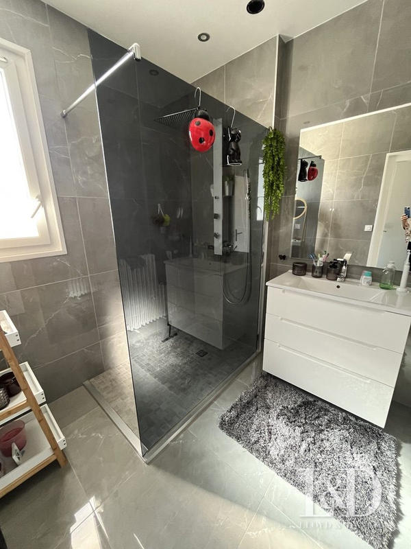 Maison contemporaine - 213 m² - 8 pièces