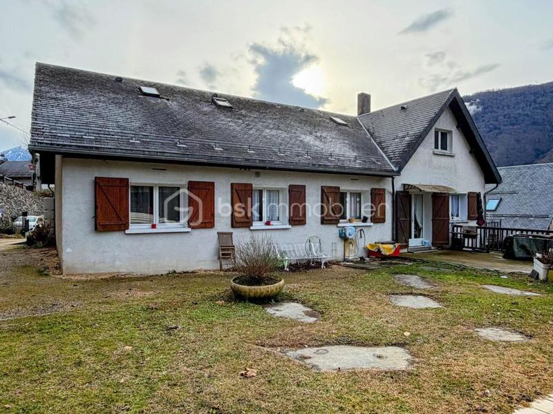 Villa - 230 m² - 10 pièces