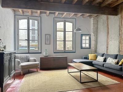 Appartement - 99 m² - 4 pièces