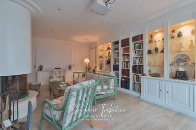 Maison - 357 m² - 12 pièces