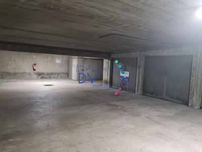 Parking / Garage - 13 m²