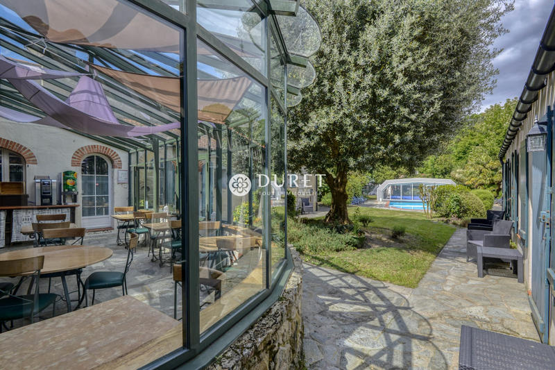 Maison - 872 m² - 23 pièces