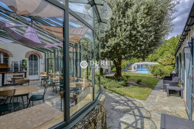 Maison - 872 m² - 23 pièces