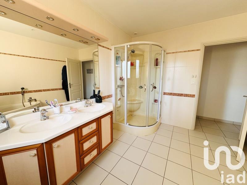 Maison - 185 m² - 5 pièces